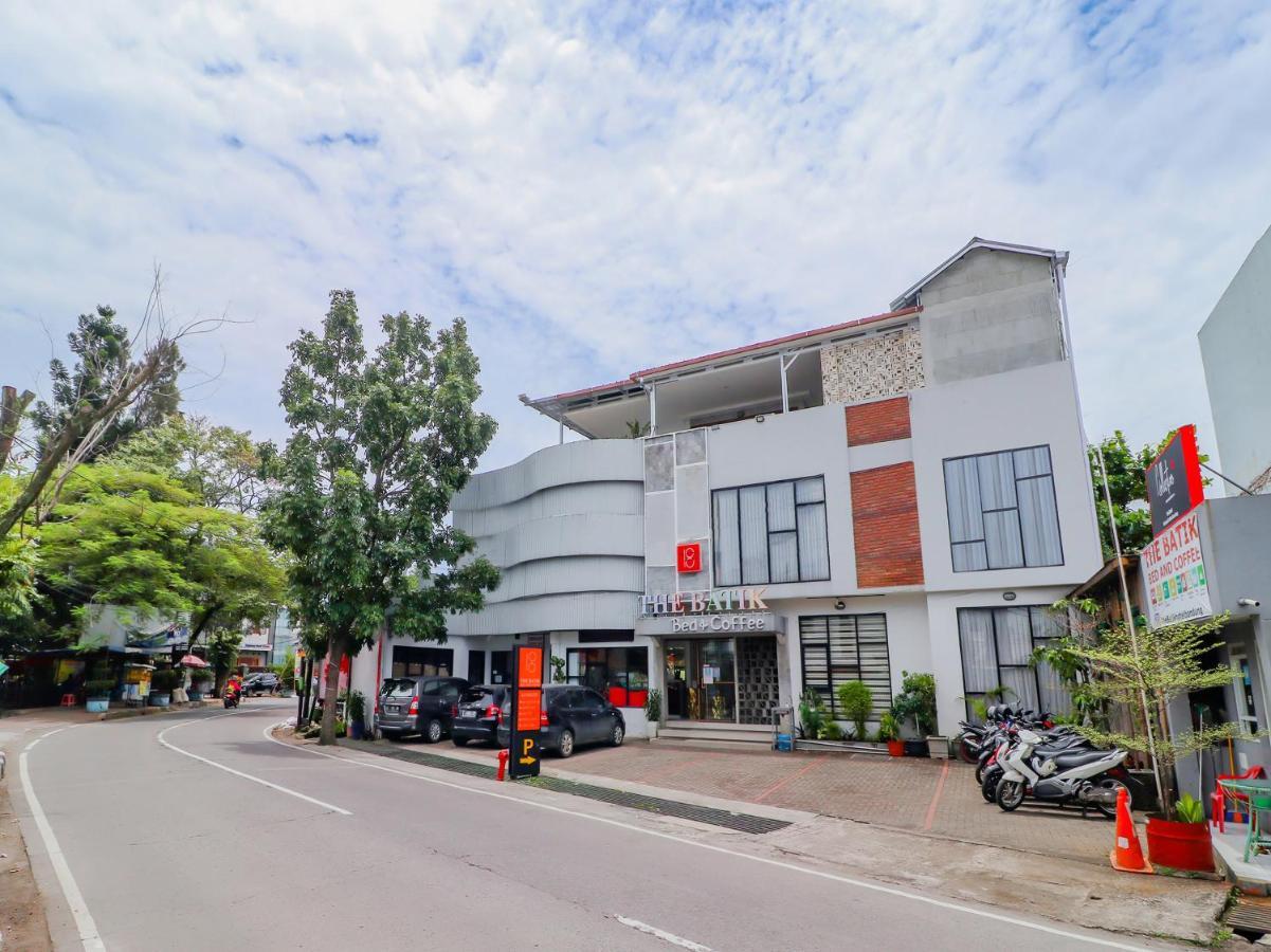 Super Oyo Collection O 31 The Batik Bed And Coffee Bandung Hotel Buitenkant foto