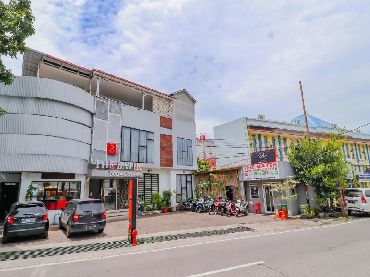 Super Oyo Collection O 31 The Batik Bed And Coffee Bandung Hotel Buitenkant foto