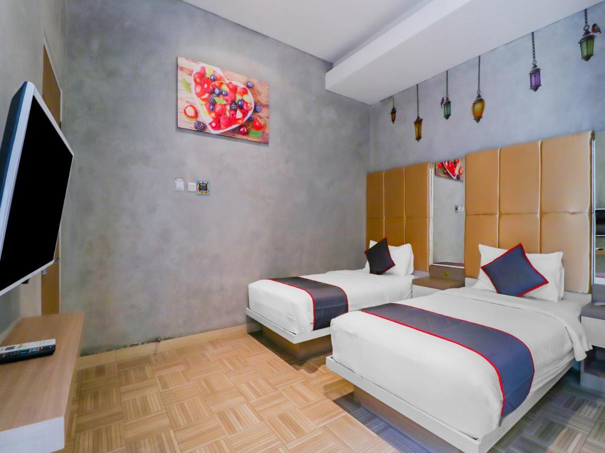 Super Oyo Collection O 31 The Batik Bed And Coffee Bandung Hotel Buitenkant foto