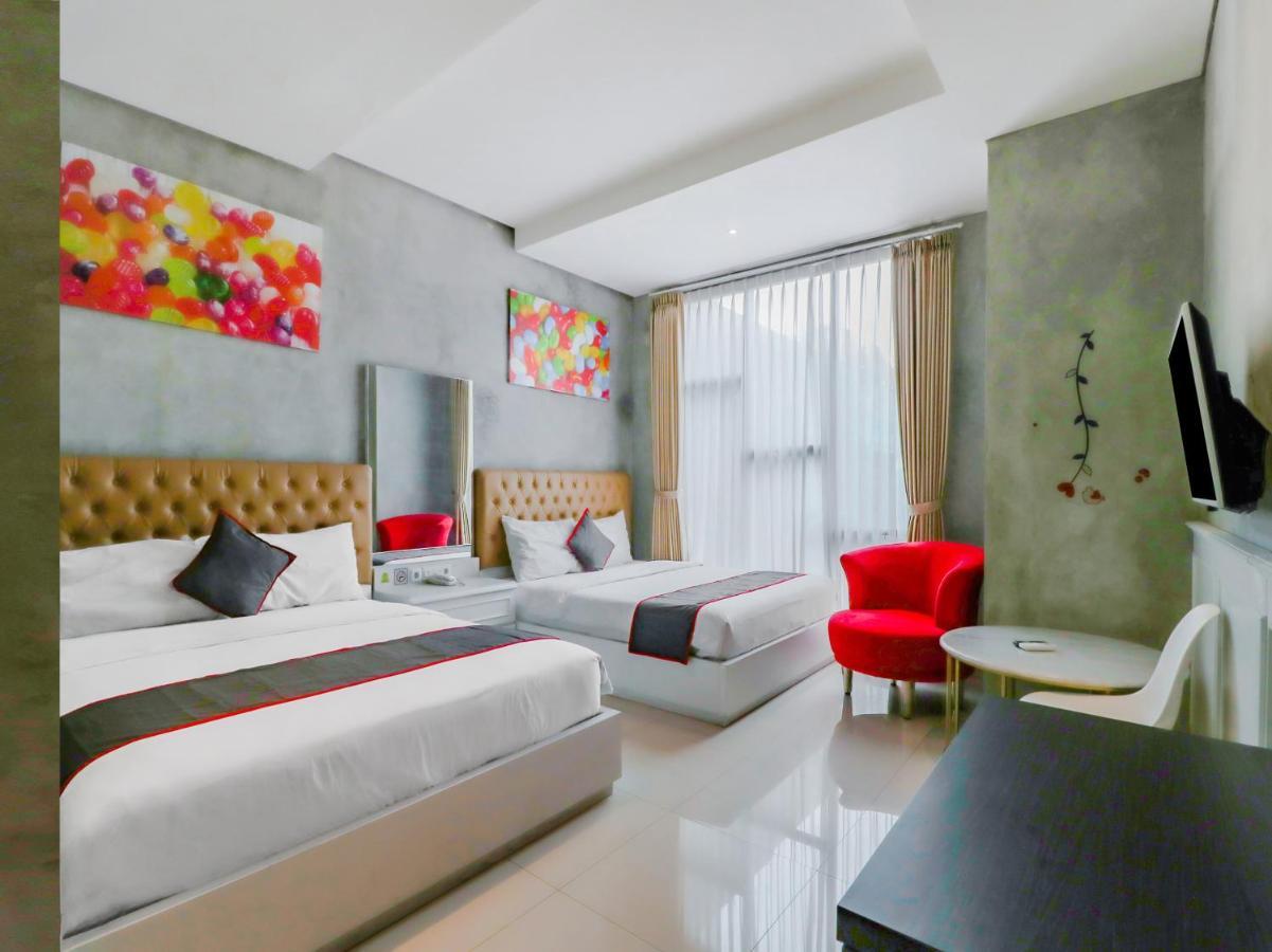 Super Oyo Collection O 31 The Batik Bed And Coffee Bandung Hotel Buitenkant foto
