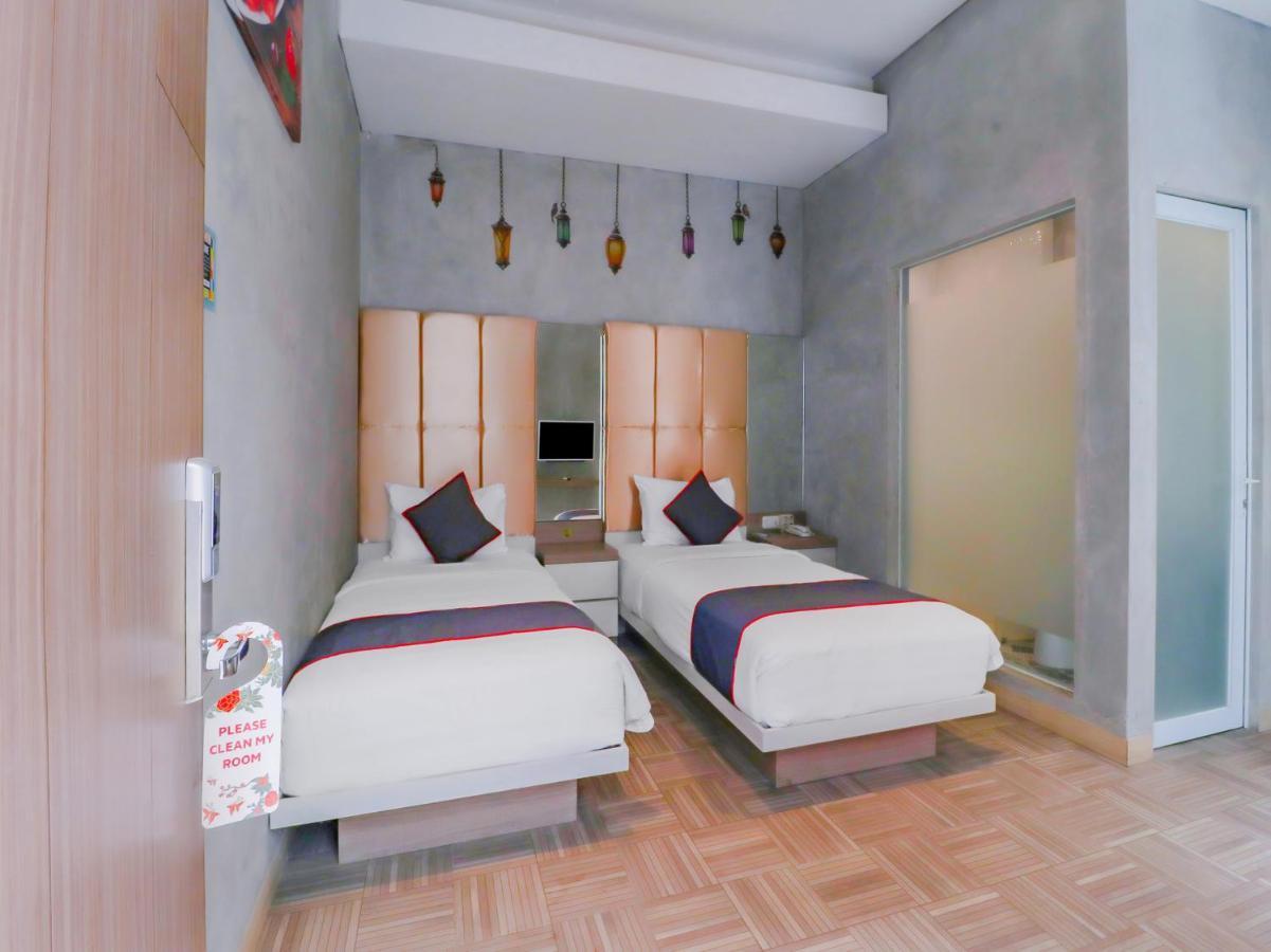 Super Oyo Collection O 31 The Batik Bed And Coffee Bandung Hotel Buitenkant foto